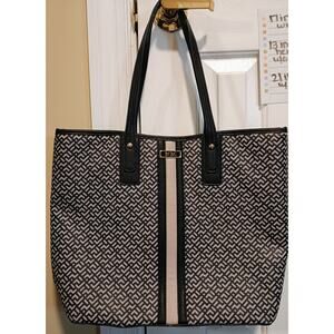 BCBG - Women's Black Geometric Print Tote Bag - Pre-Owned